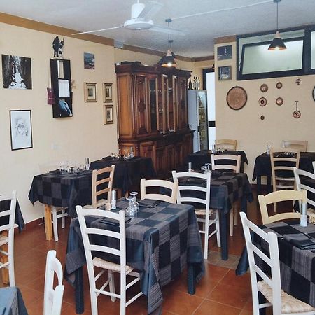 Locanda Dal Genovese La Maddalena  Bagian luar foto